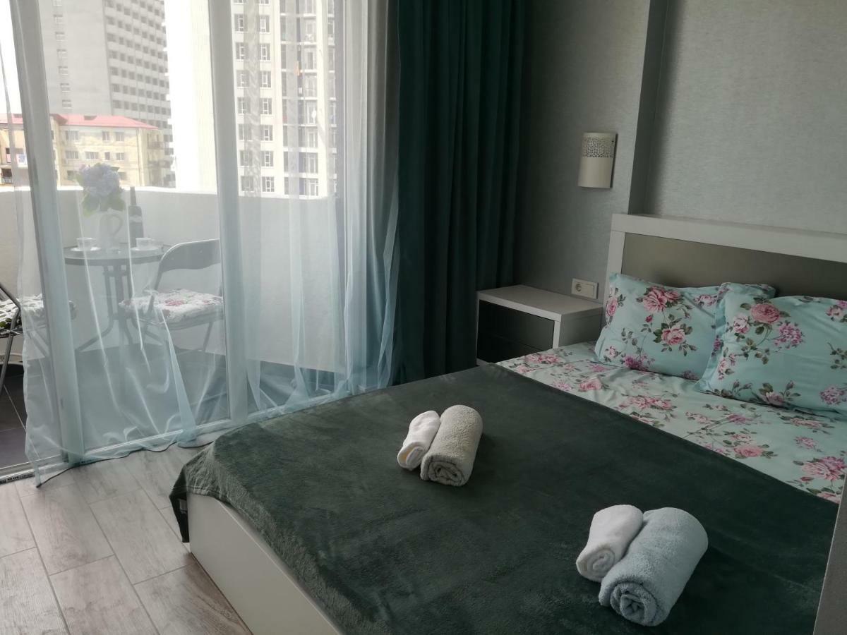 Apartament In Real Pealce In Batumi Exterior photo